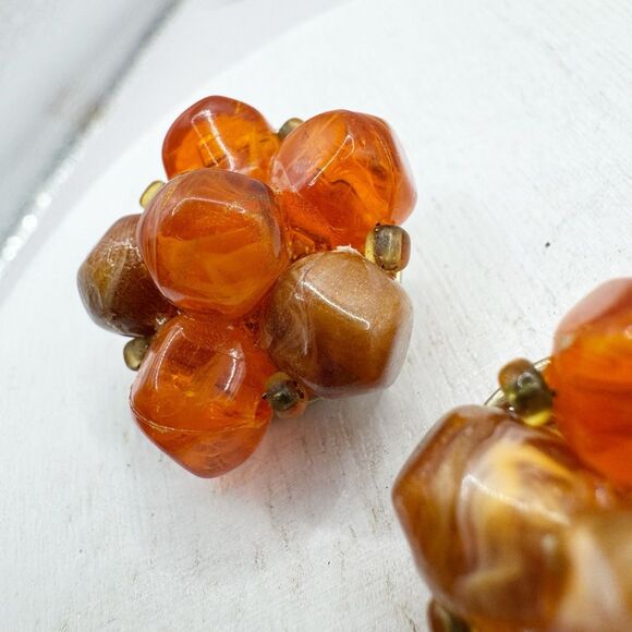 KRAMER Vintage Orange Beaded Floral Earrings Clip On Clustered Gold Tone Classic - Picture 6 of 11